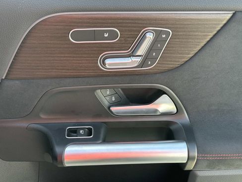 Used 2025 Mercedes-Benz GLA 250 image 15