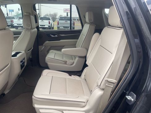 Used 2021 GMC Yukon Denali w/ Denali Premium Package image 5