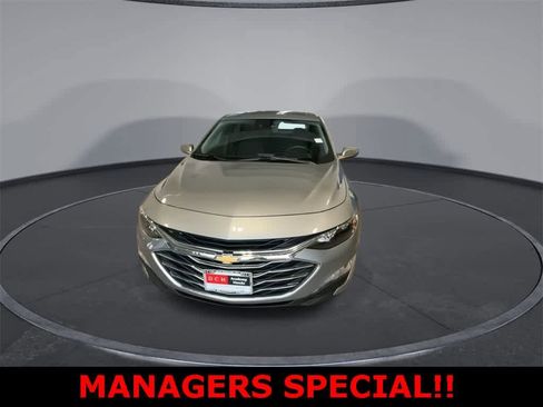 Used 2024 Chevrolet Malibu LT image 3