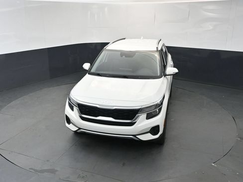 Certified 2023 Kia Seltos S w/ Navigation Package AWD/4WD image 23