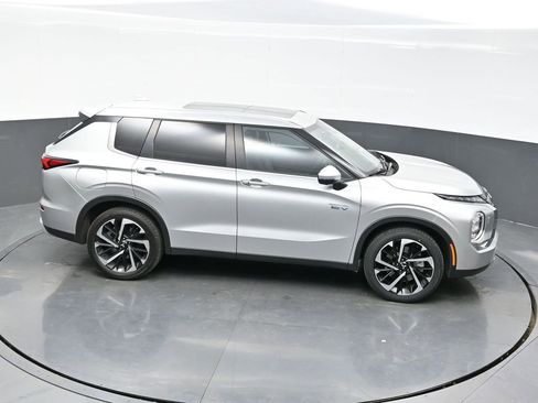 Used 2024 Mitsubishi Outlander SE image 44