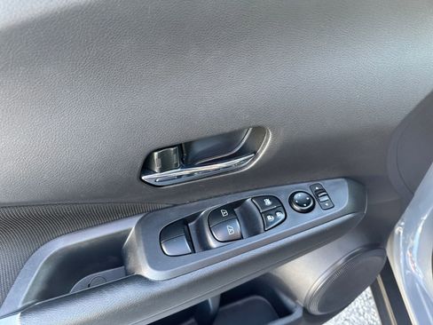 Used 2021 Nissan Kicks SV FWD image 13