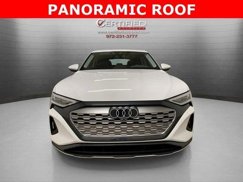 Used 2024 Audi Q8 e-tron Premium Plus w/ Premium Plus Package image 2