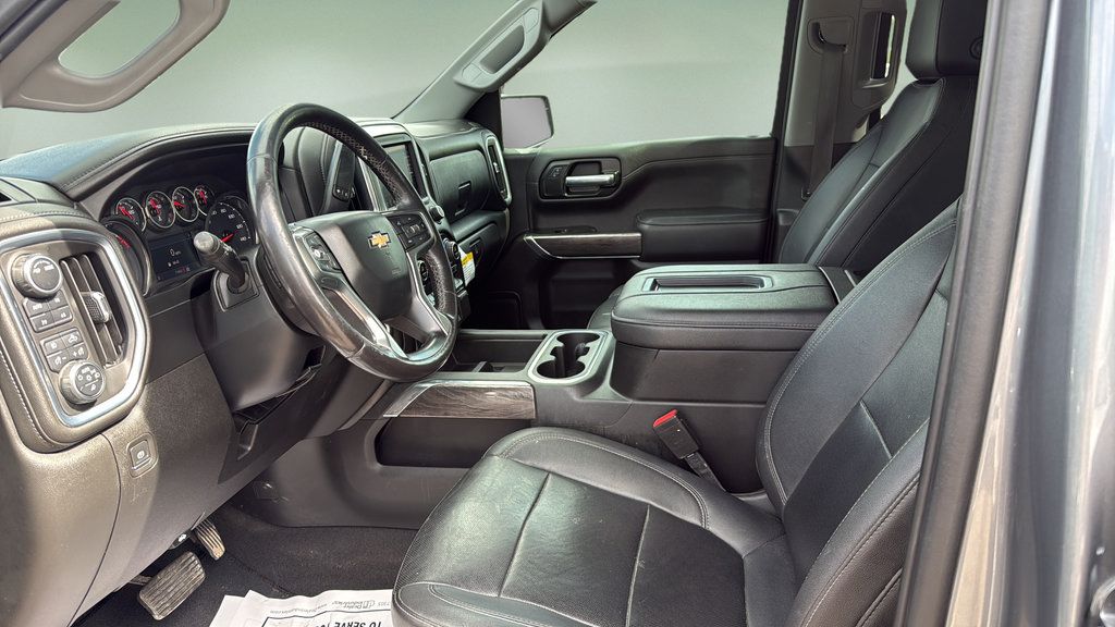 Used 2021 Chevrolet Silverado 1500 LTZ AWD/4WD image 11