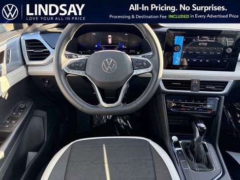New 2026 Volkswagen Taos SE FWD image 12