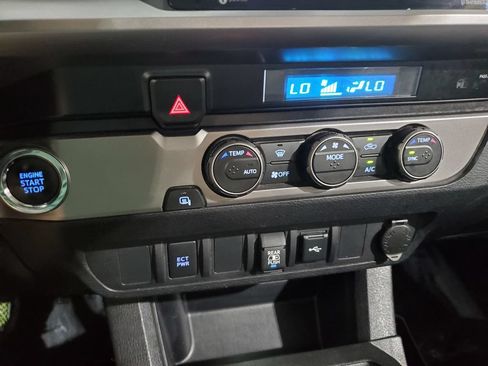 Used 2023 Toyota Tacoma SR5 RWD image 28