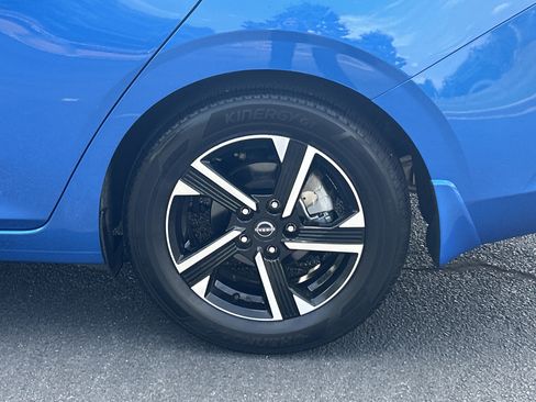 Used 2025 Nissan Sentra SV FWD image 35