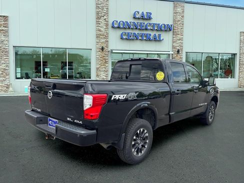 Used 2016 Nissan Titan PRO-4X w/ Pro-4x Convenience Package AWD/4WD image 4