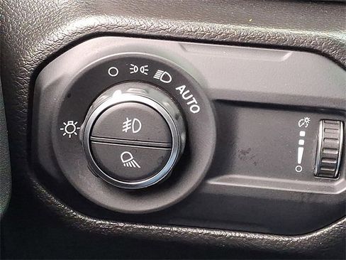 Used 2023 Jeep Gladiator Mojave w/ Cold Weather Group image 27