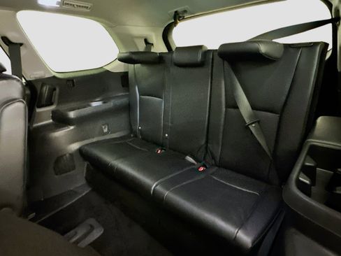 Used 2025 Toyota Grand Highlander XLE image 30