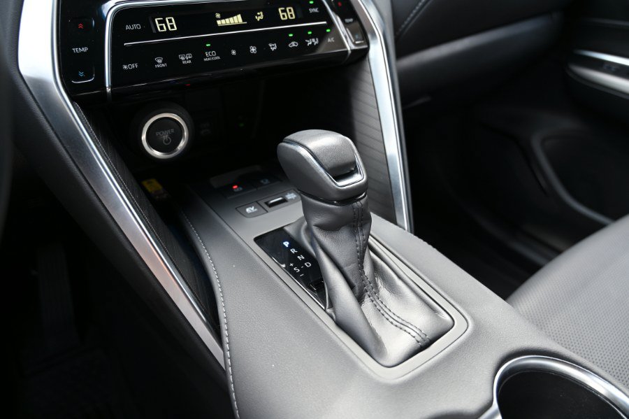 Used 2024 Toyota Venza Limited AWD/4WD image 33