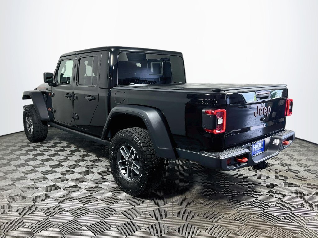 Used 2025 Jeep Gladiator Mojave w/ Convenience Group AWD/4WD image 5