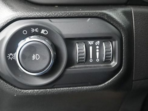 Used 2022 Jeep Wrangler Unlimited Sport AWD/4WD image 7