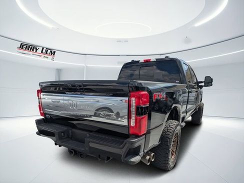 Used 2024 Ford F250 King Ranch w/ FX4 Off-Road Package image 3