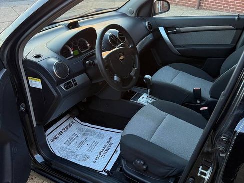 Used 2009 Chevrolet Aveo5 LT FWD image 6