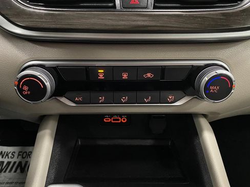 Certified 2025 Nissan Altima 2.5 SV FWD image 22