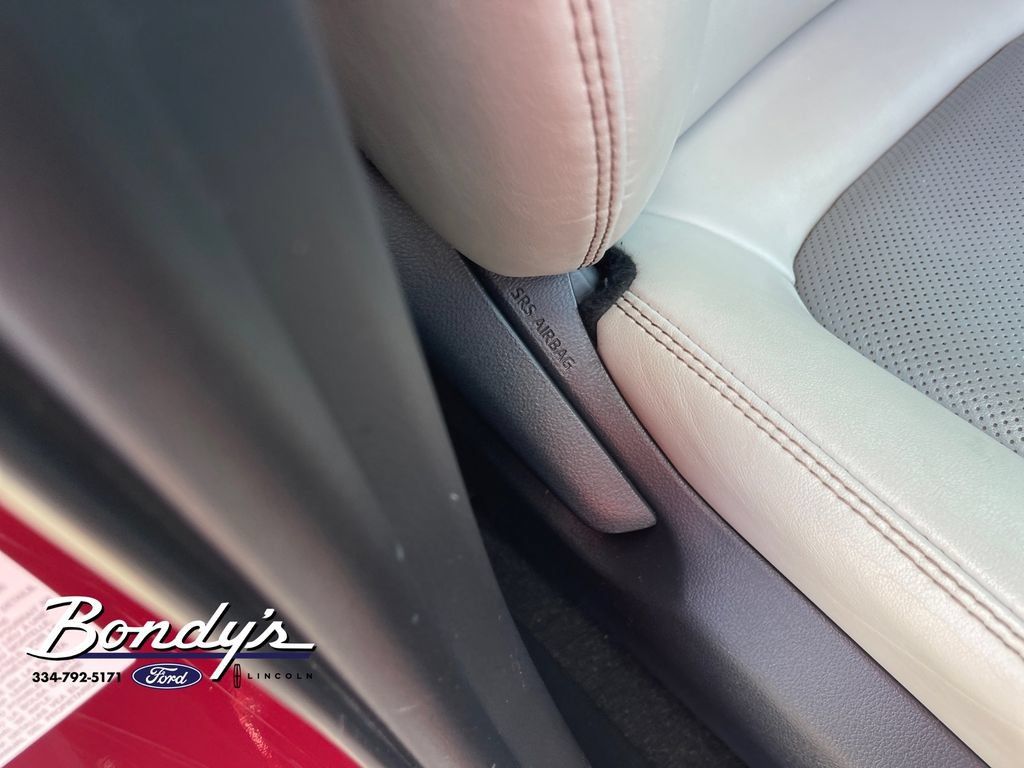 Used 2019 Toyota RAV4 Limited w/ Cold Weather Package FWD image 17