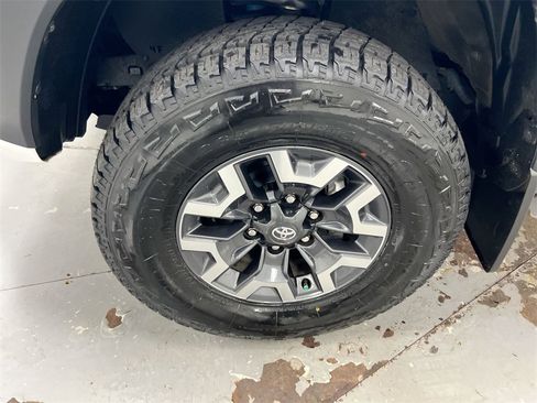 Used 2023 Toyota Tacoma TRD Off-Road w/ Technology Package image 25