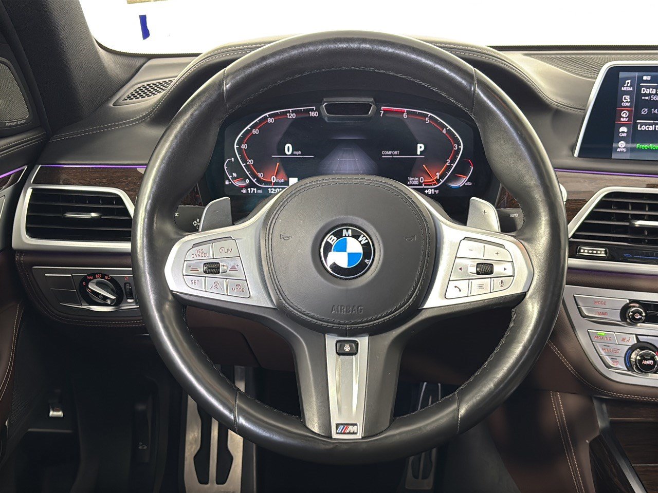 Used 2021 BMW 750i xDrive w/ Luxury Rear Seating Package AWD/4WD image 10