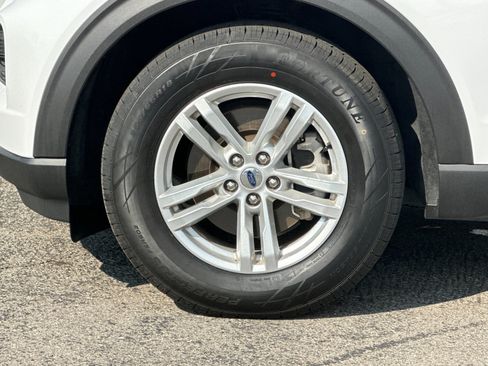 Certified 2022 Ford Explorer XLT w/ Class IV Trailer Tow Package image 27