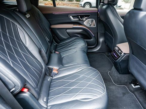 Used 2023 Mercedes-Benz EQS 580 4MATIC SUV image 18