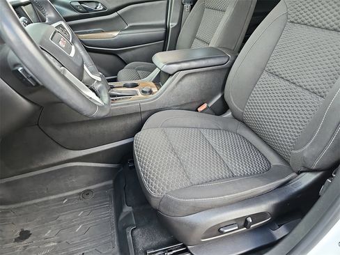 Used 2017 GMC Acadia SLE w/ Driver Alert Package I image 16