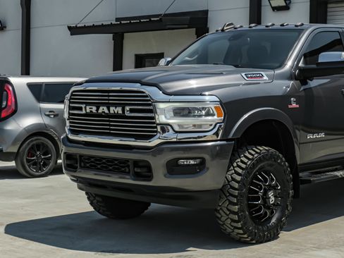 Used 2019 RAM 3500 Laramie AWD/4WD image 4