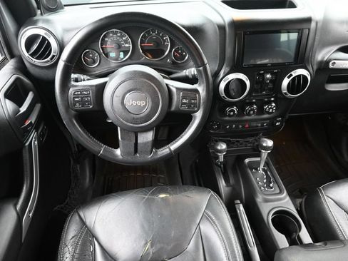 Used 2014 Jeep Wrangler Unlimited Sahara w/ Connectivity Group AWD/4WD image 14