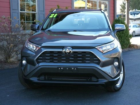 Used 2021 Toyota RAV4 XLE image 2