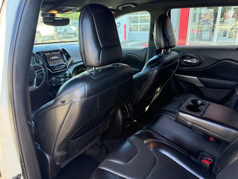 Used 2019 Jeep Cherokee High Altitude AWD/4WD image 20