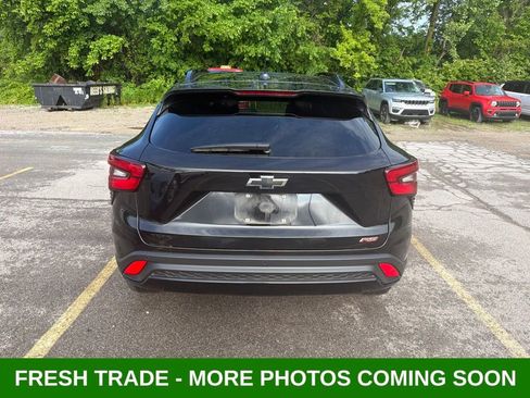 Used 2025 Chevrolet Trax RS w/ Sunroof Package FWD image 3