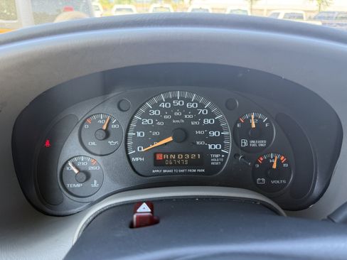 Used 2002 Chevrolet Astro RWD image 14