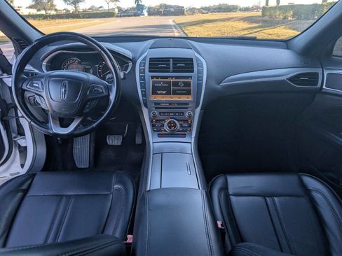 Used 2018 Lincoln MKZ Premiere image 18