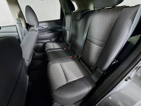 Used 2020 Nissan Rogue SV image 22