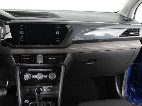 Certified 2022 Volkswagen Taos SEL AWD/4WD image 17