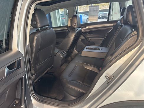 Used 2017 Volkswagen Golf Alltrack SE image 16