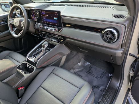 Used 2023 Chevrolet Colorado Z71 w/ Z71 Convenience Package 2 image 28