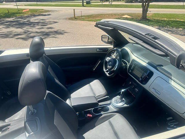 Used 2013 Volkswagen Beetle 2.5 FWD image 19