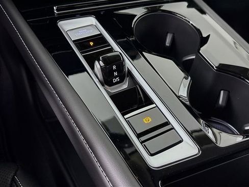 New 2026 Volkswagen Atlas SE image 17