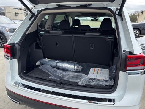 New 2026 Volkswagen Atlas SE image 7