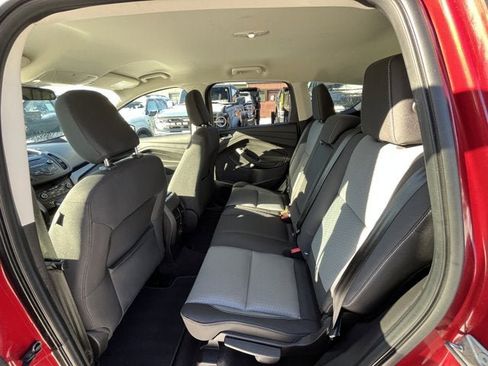 Used 2018 Ford Escape SE image 11