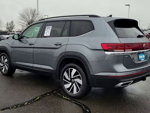 Used 2024 Volkswagen Atlas SE image 6