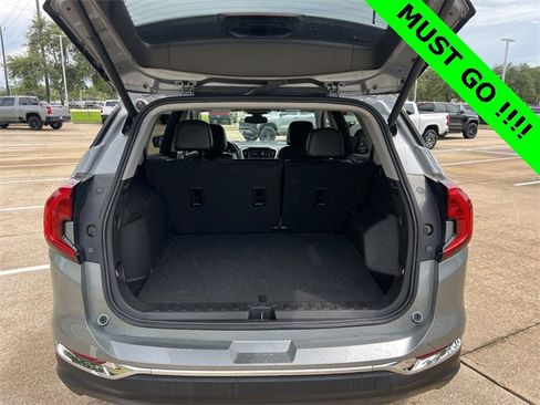 Used 2024 GMC Terrain SLT image 29