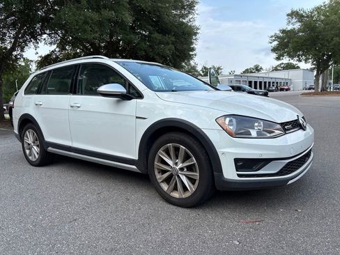 Used 2017 Volkswagen Golf Alltrack SE AWD/4WD image 1
