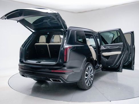 Used 2021 Cadillac XT6 Sport image 21