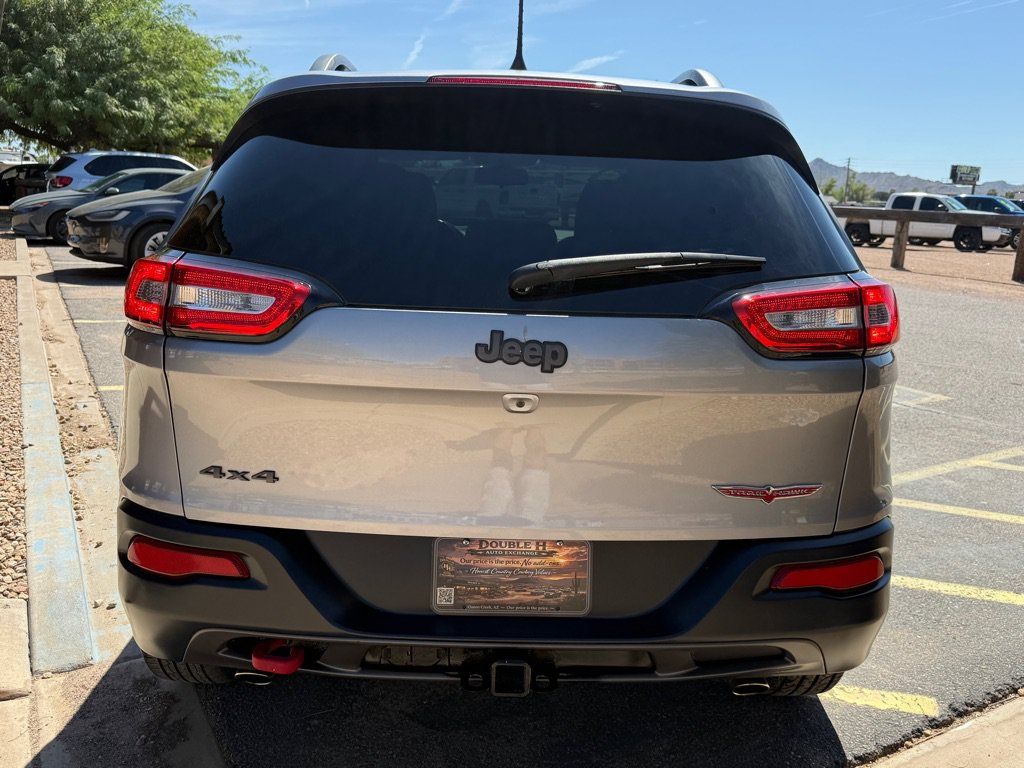 Used 2016 Jeep Cherokee Trailhawk w/ Cold Weather Group AWD/4WD image 7