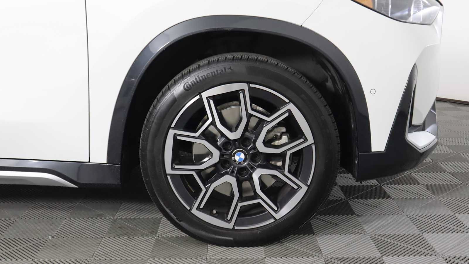 Used 2025 BMW X1 xDrive28i w/ Convenience Package AWD/4WD image 7