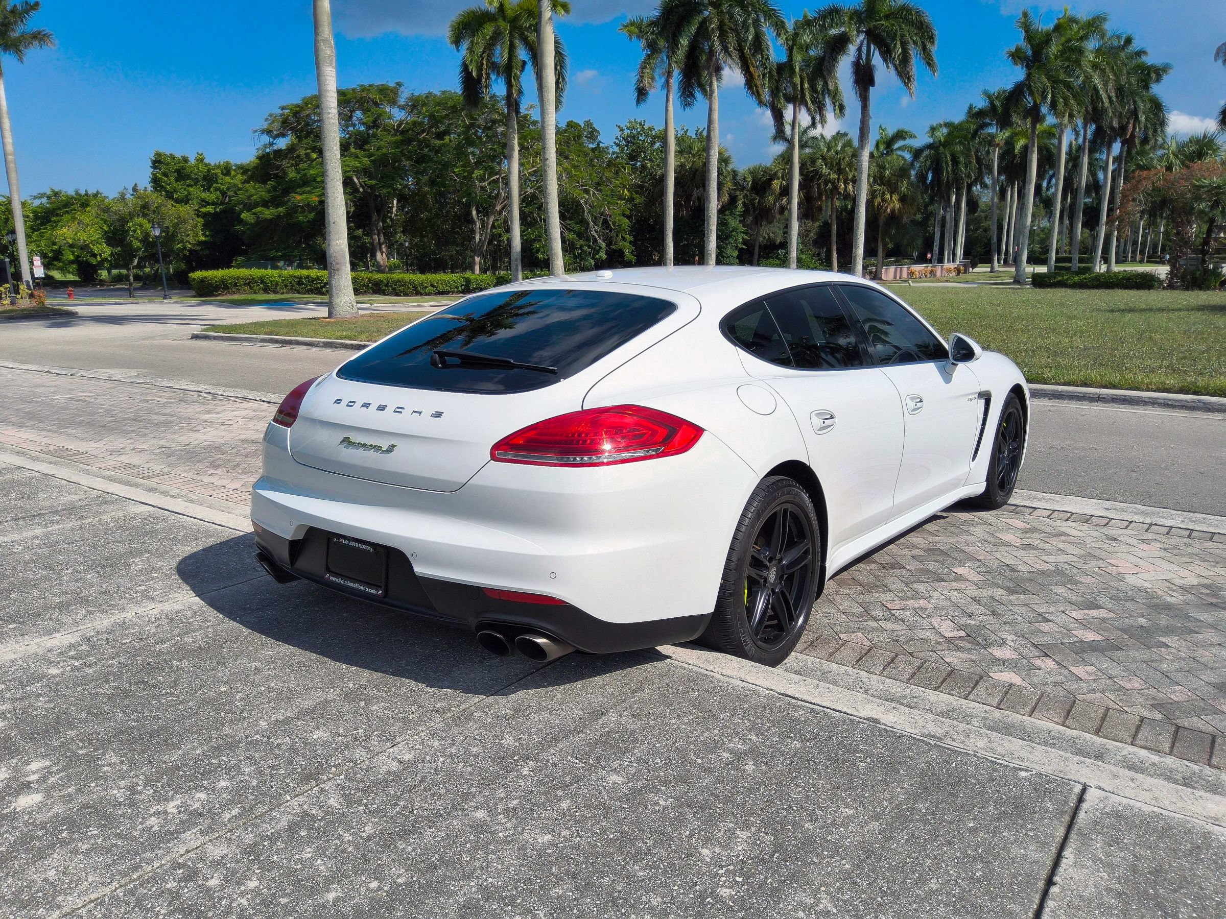 Used 2016 Porsche Panamera S RWD image 21