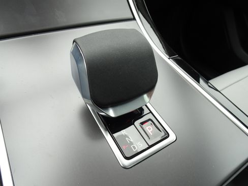 New 2026 Land Rover Range Rover Velar S image 24