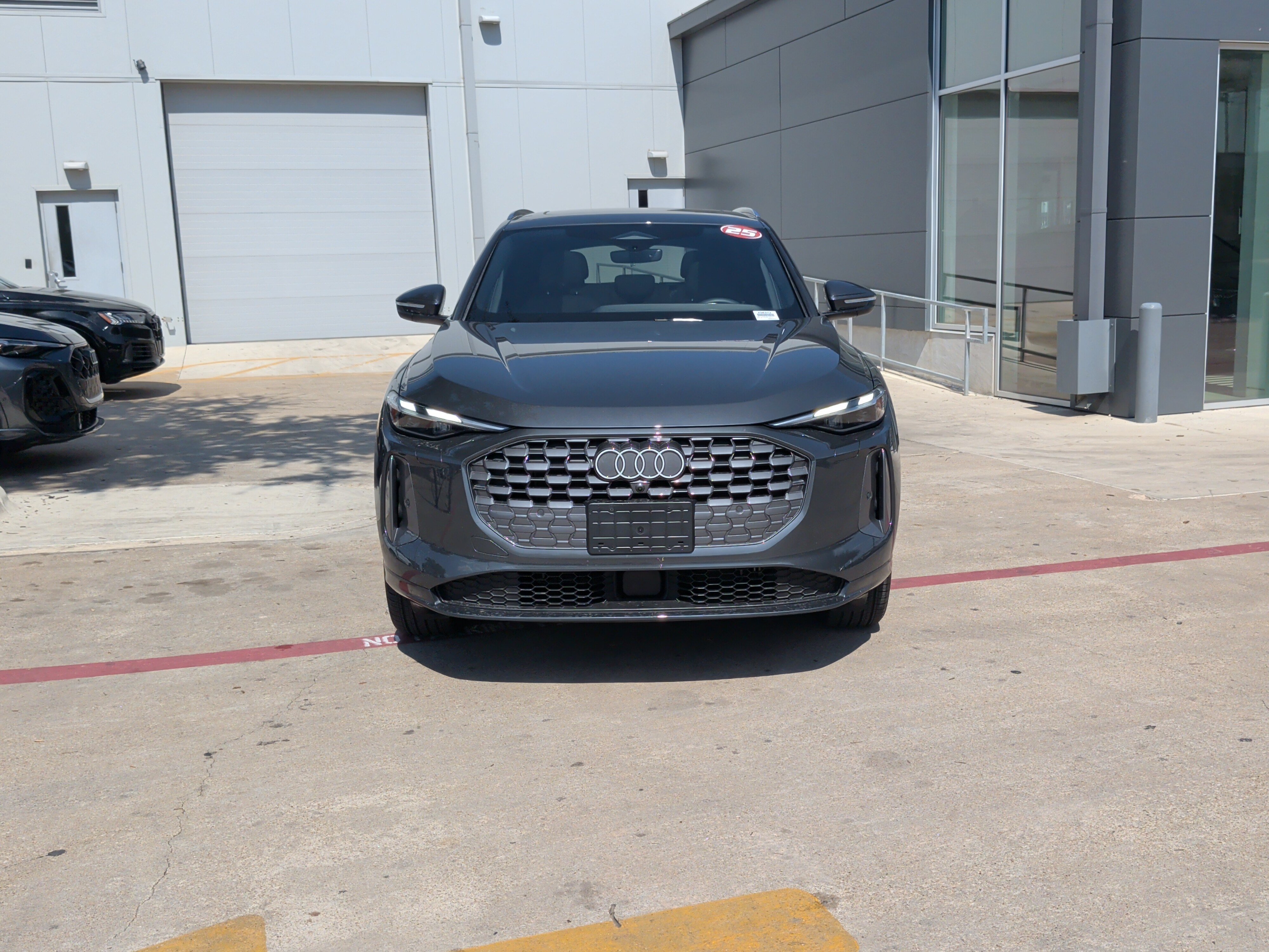 Used 2025 Audi Q5 Premium w/ Convenience Package AWD/4WD image 3